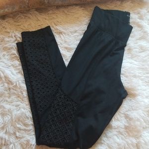 Carbon38 leggings eyelet